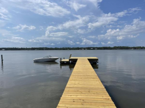 Pet Friendly Waterfront Andrews Cottage